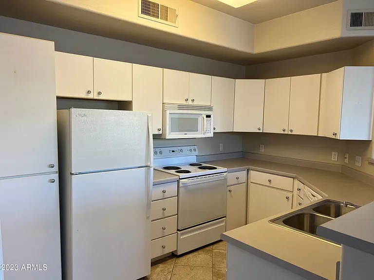 9550 E Thunderbird Rd #144 — Photo 5