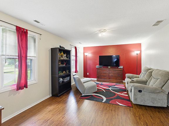 4th image of 5434 Lawford Ln