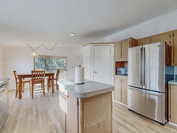 13 Tom Horn Ct, Edgewood, NM 87015