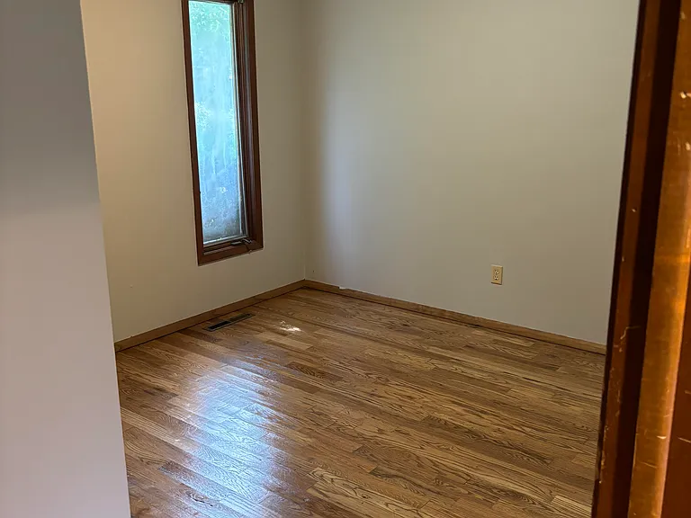 3325 S Danbury Ave — Photo 14
