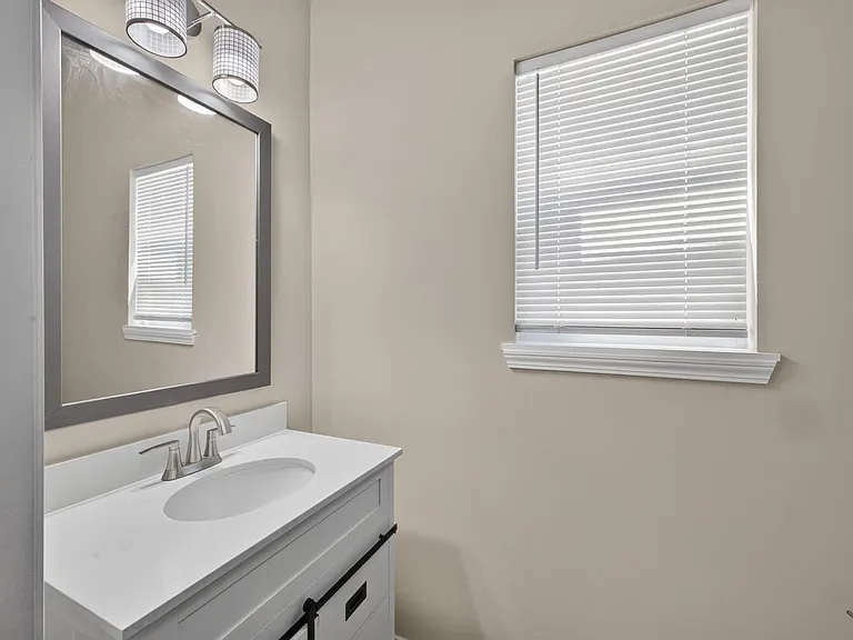 934 Boyd Ln — Photo 10