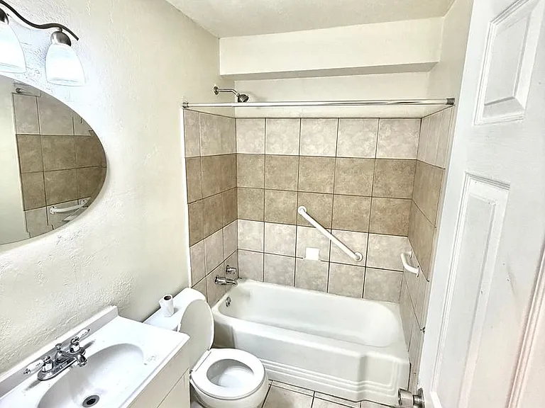 2564 S. 700 E. — Photo 7