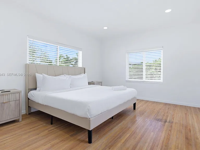 1510 S Treasure Dr — Photo 27