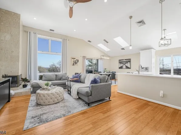 855 Valley Brook Ave BLDG 1 #B, Lyndhurst Twp., NJ 07071