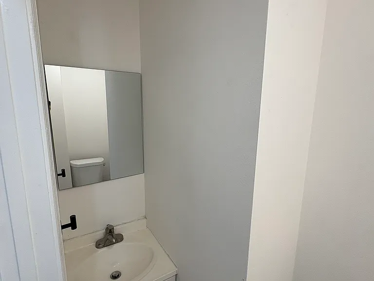 105 Beacon Ave #1 — Photo 16