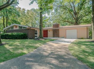2490 Brook Dr, Florissant, MO 63033