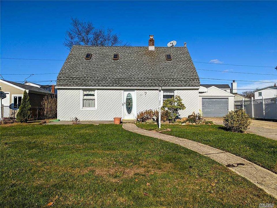 1st image of 39 Clay Ln