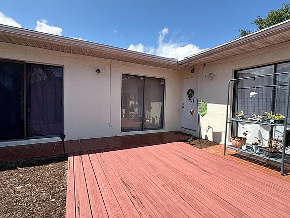 5th image of 4373 Woodstock Drive #D