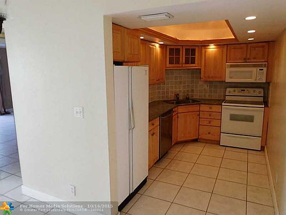 3rd image of 3031 N Ocean Blvd APT 204