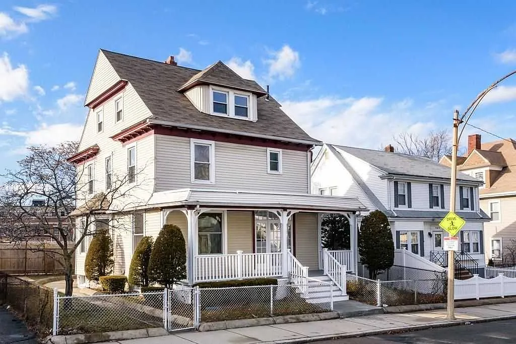 5 bed, 3.5 bath, $3,700 — Photo 3