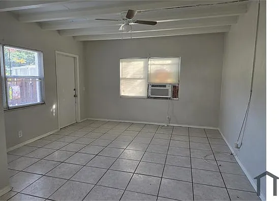2355 NE 135th Ter