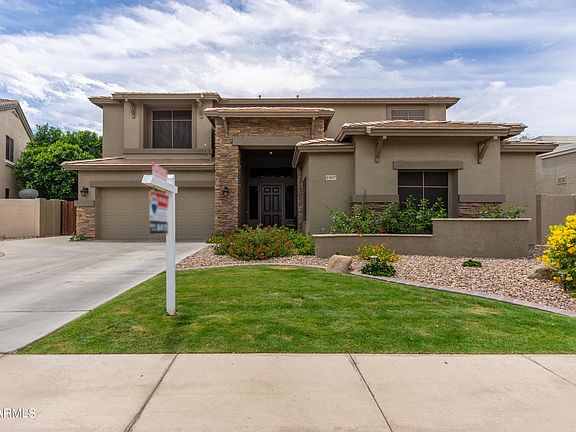 2nd image of 1907 E Carob Dr