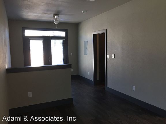 4th image of 903 Fannin St #6879939
