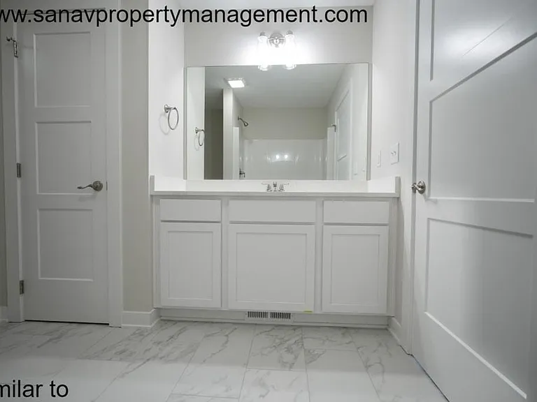 690 SE Mesa Dr — Photo 16