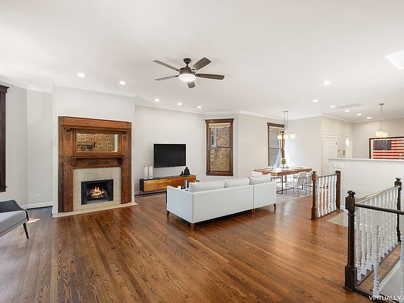 3rd image of 2230 N Kenmore Ave #3