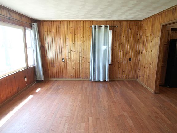 5th image of 1424 N Day Ave