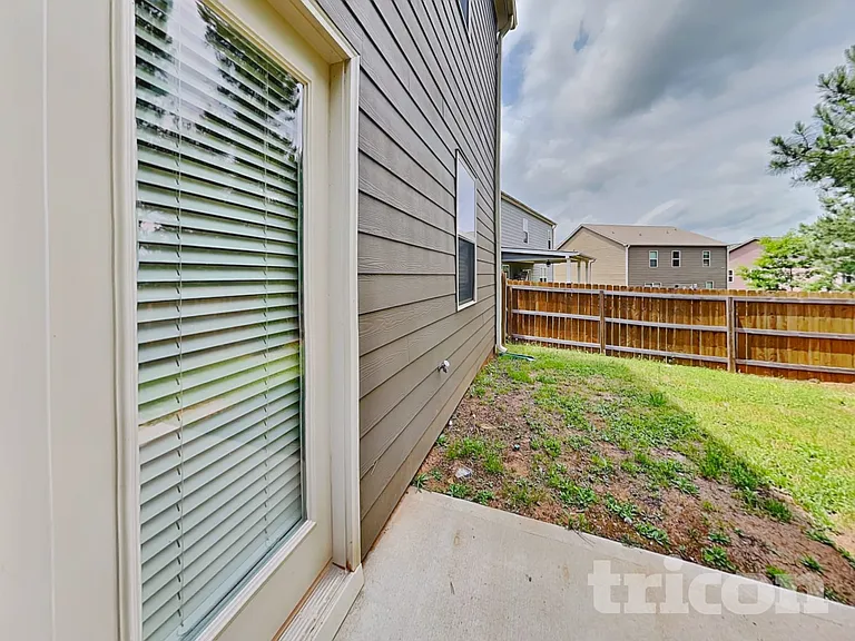 1008 Eldon Ln — Photo 20