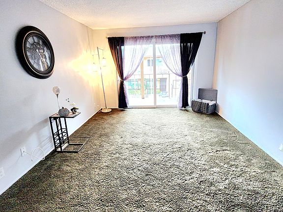 5th image of 831 Orchid Ct APT M