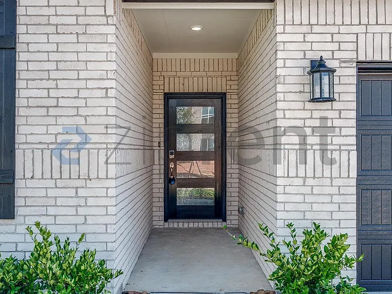 27327 Blue Pool Dr #27327 — Photo 5