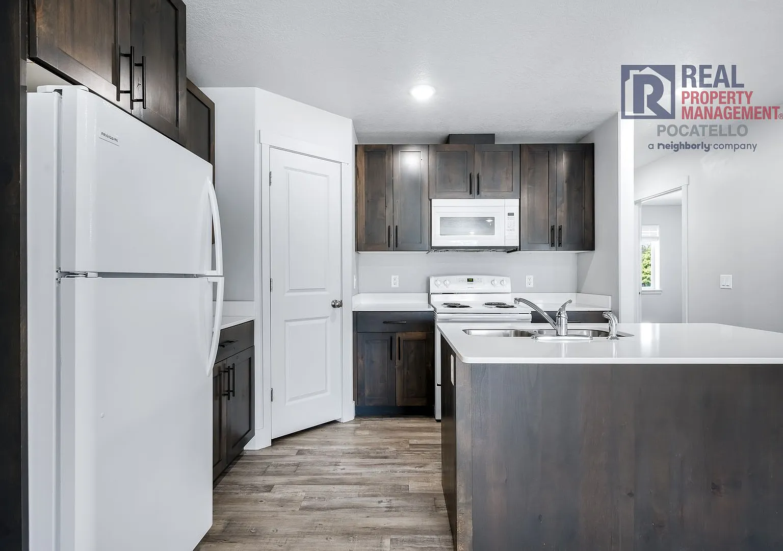 1813 W Quinn Rd — Photo 4