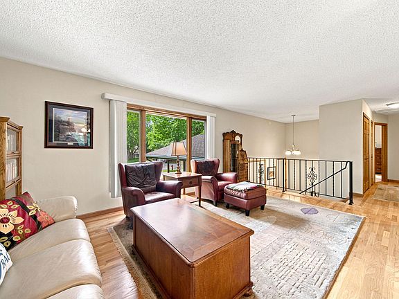 2nd image of 8033 Dakota Ln