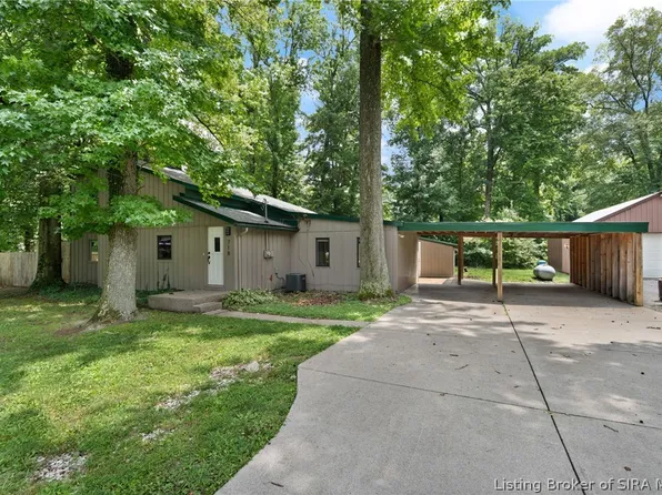 718 Meyers Grove Circle, Clarksville, IN 47129