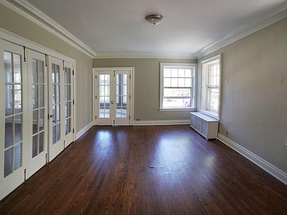 5th image of 1123 W North Shore Ave #111