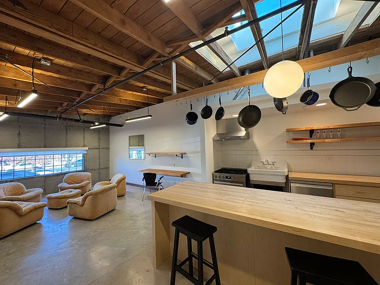 330 W Bonita Ave #4 — Photo 4