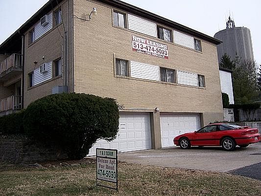 4th image of 2064 Oxford Ave APT 2