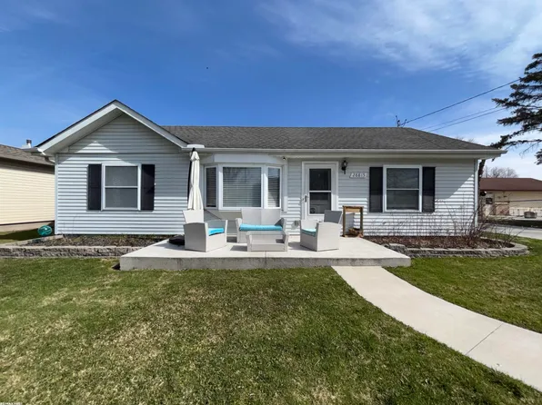 28815 Anchor Dr, Chesterfield, MI 48047