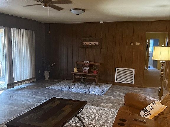 2nd image of 635 Pinecove Dr