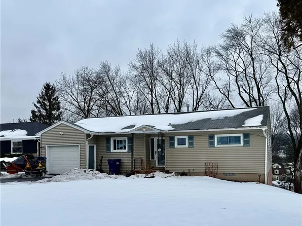 202 Barrington Rd, Syracuse, NY 13214