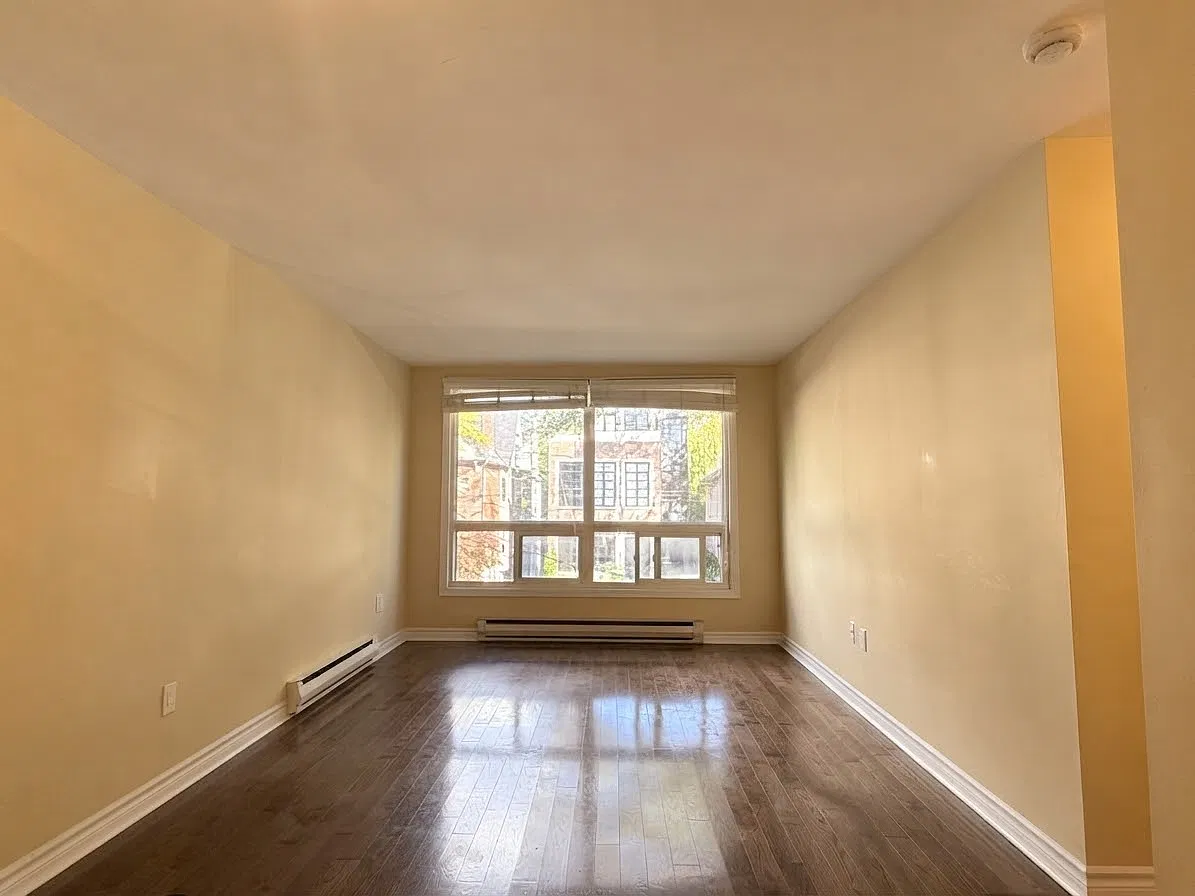 176 Howland Ave - 201 — Photo 3