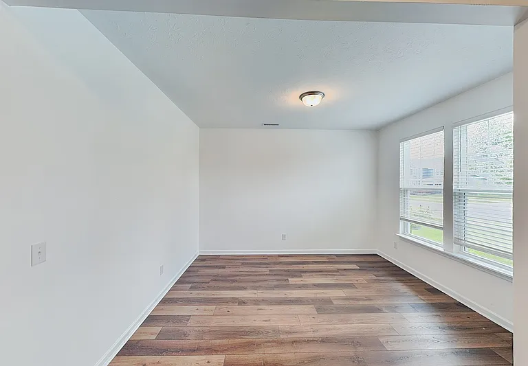 10506 Broadford St — Photo 6