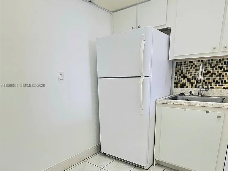 1000 Parkview Dr #605 — Photo 3