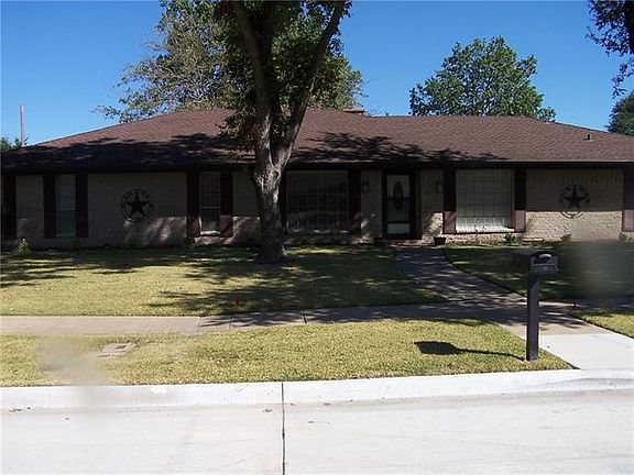 2nd image of 3910 Keele Dr