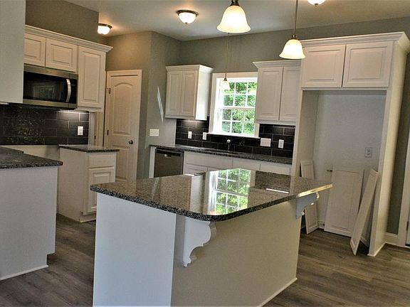 4th image of 312 Willowbrook Dr