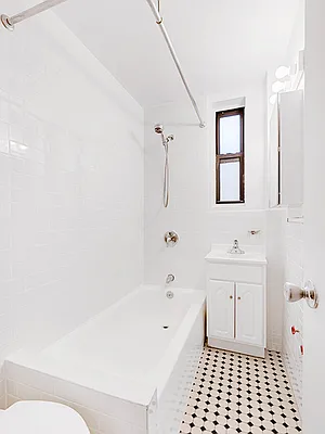 Rented by Cooper & Cooper Real Estate | media 21