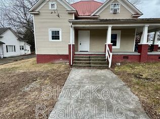 714 Washington Ave, Etowah, TN 37331