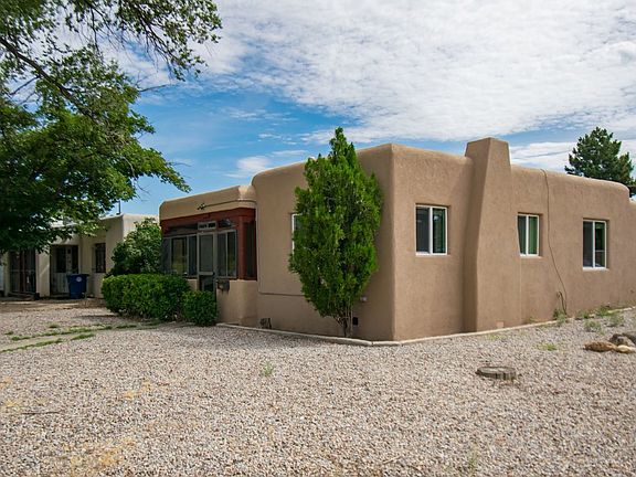 2nd image of 200 Cardenas Dr NE
