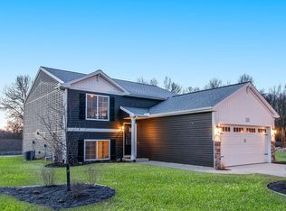 26625 Gaited Horse Trl, South Bend, IN 46619