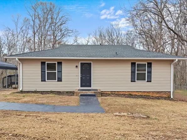 326 Millbank Rd, Wellford, SC 29385