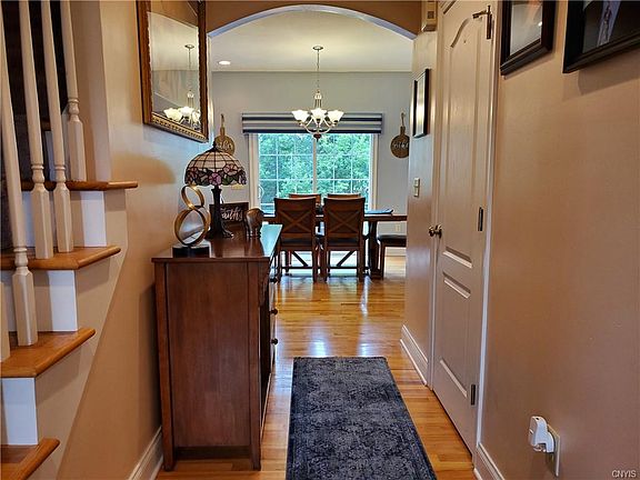 3rd image of 35 Ronway Dr