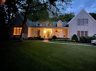 5 Patricia Ann Dr, Bristol, RI 02809