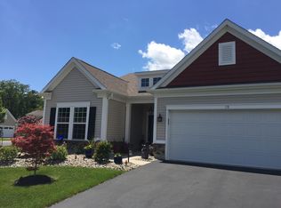 28 W Baccio Ln, Farmingdale, NJ 07727