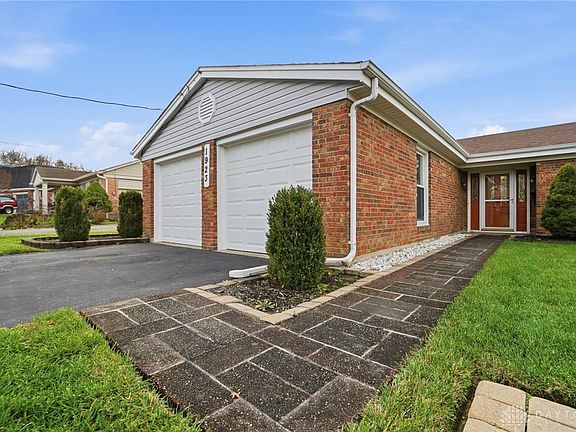 2nd image of 1923 Centerbrook Ct