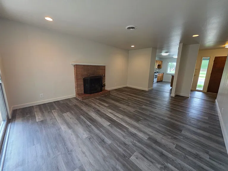 Bowen/Phelps Duplex — Photo 17