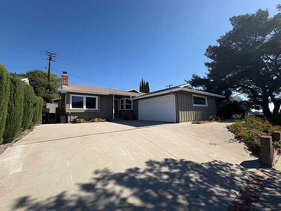 4th image of 221 Barranca Dr