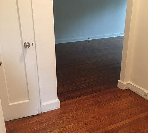 2nd image of 722 Larchmont Acres APT D