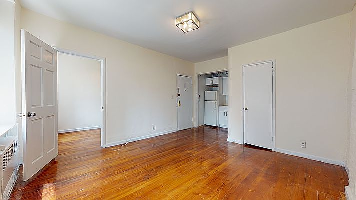 1st image of 959 2nd Ave APT 3A